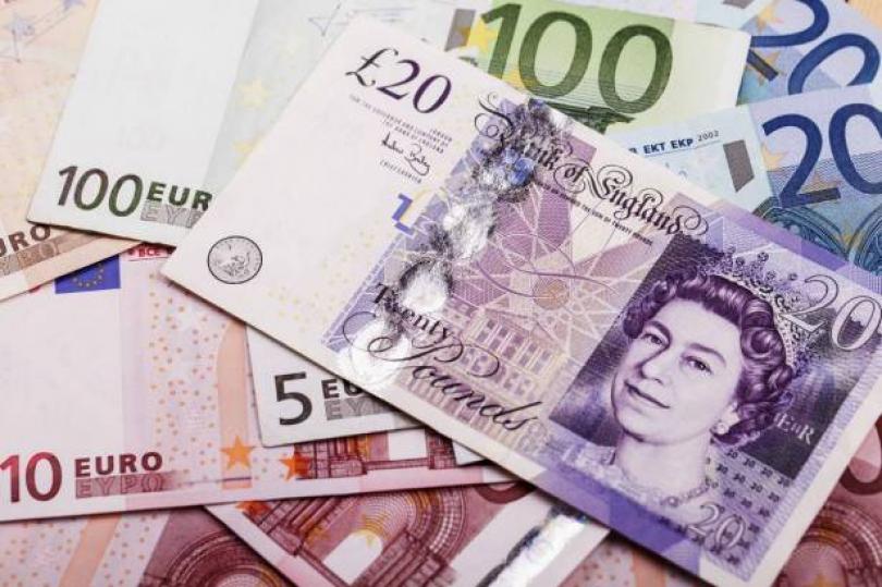 العملة البريطانية تسجل أسوأ أداء تأثراً بتأزم عملية التفاوض مع الإتحاد الأوروبي